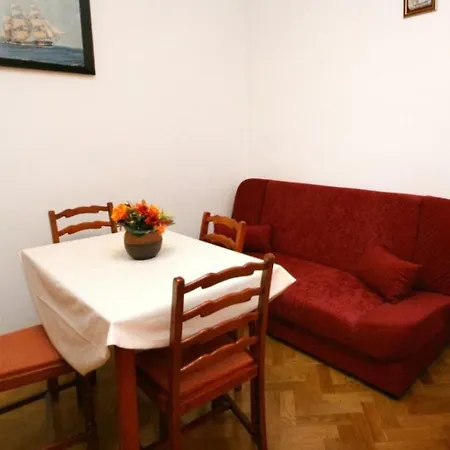 Apartment Stjepan - 10m From