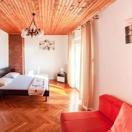 Apartment Stjepan - 10m From *