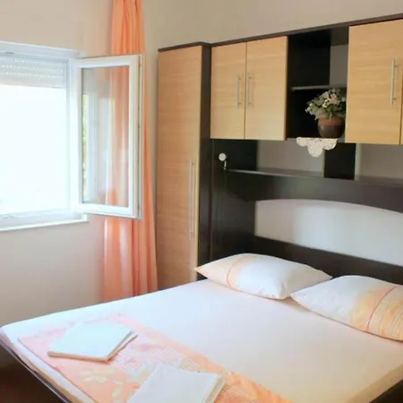Stjepan Appartement Pag Town